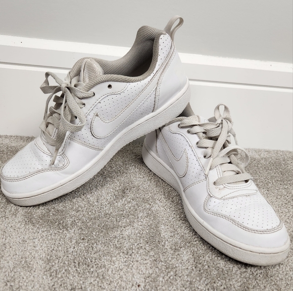 Nike Court Borough Low Triple White Low Top Sneaker Skate Shoes Size Youth 5.5 - Picture 2 of 8